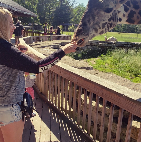 Meet your Posher, Jessica - Picture 7 of 7